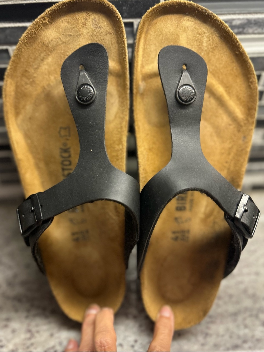 Birkenstock womens Black Gizeh Sandals size 10, mens size 8 - Picture 4 of 8